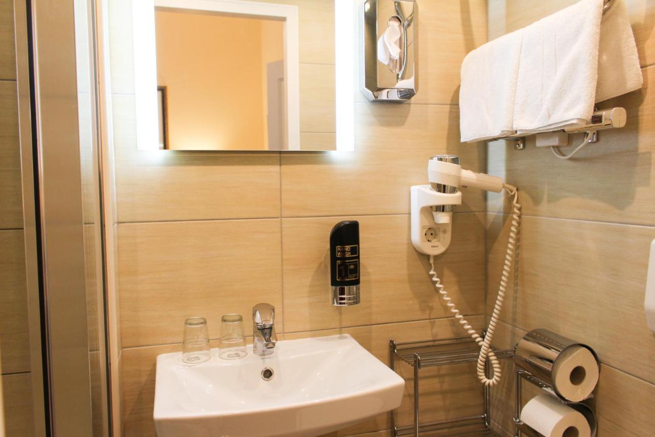 Private Comfort Stephansplatz - Self Check In Wenen Buitenkant foto